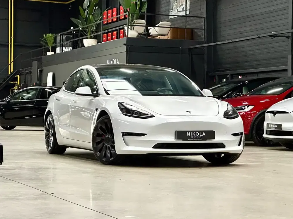 Tesla Model 3 - 0