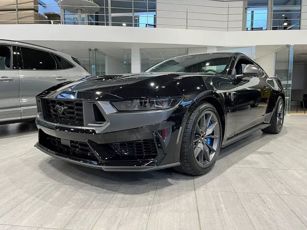 Ford Mustang - 0