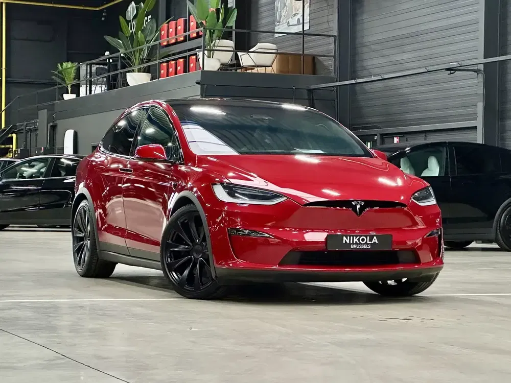 Tesla Model X - 0