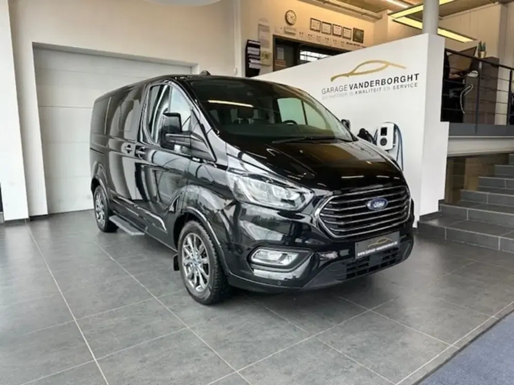 Ford Tourneo Custom - 0