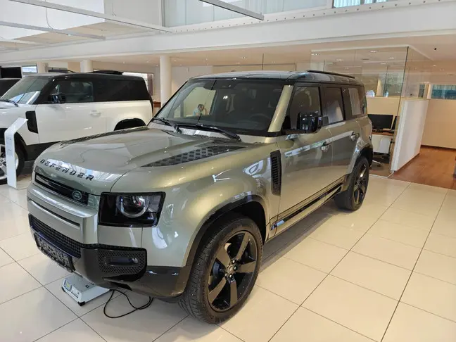 Land Rover Defender - 0
