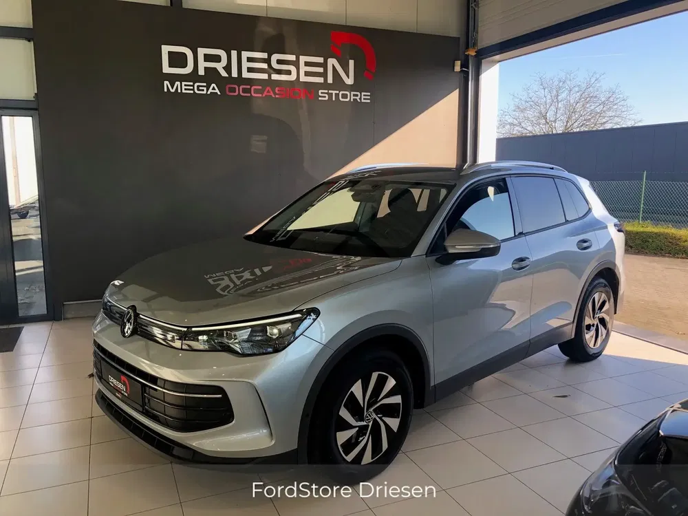 Volkswagen Tiguan - 0