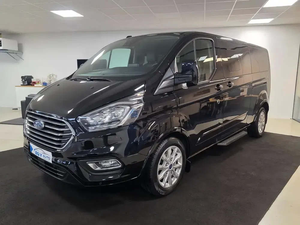 Ford Tourneo Custom - 0