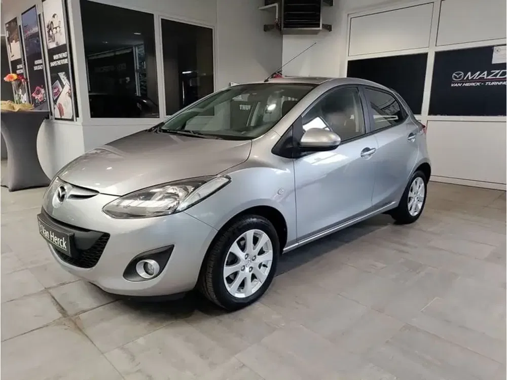 Mazda 2 - 0