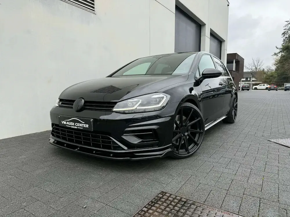Volkswagen Golf - 0