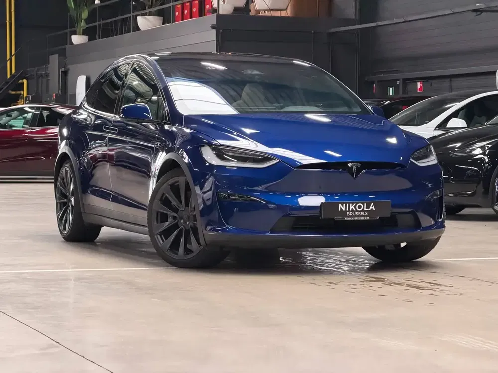 Tesla Model X - 0