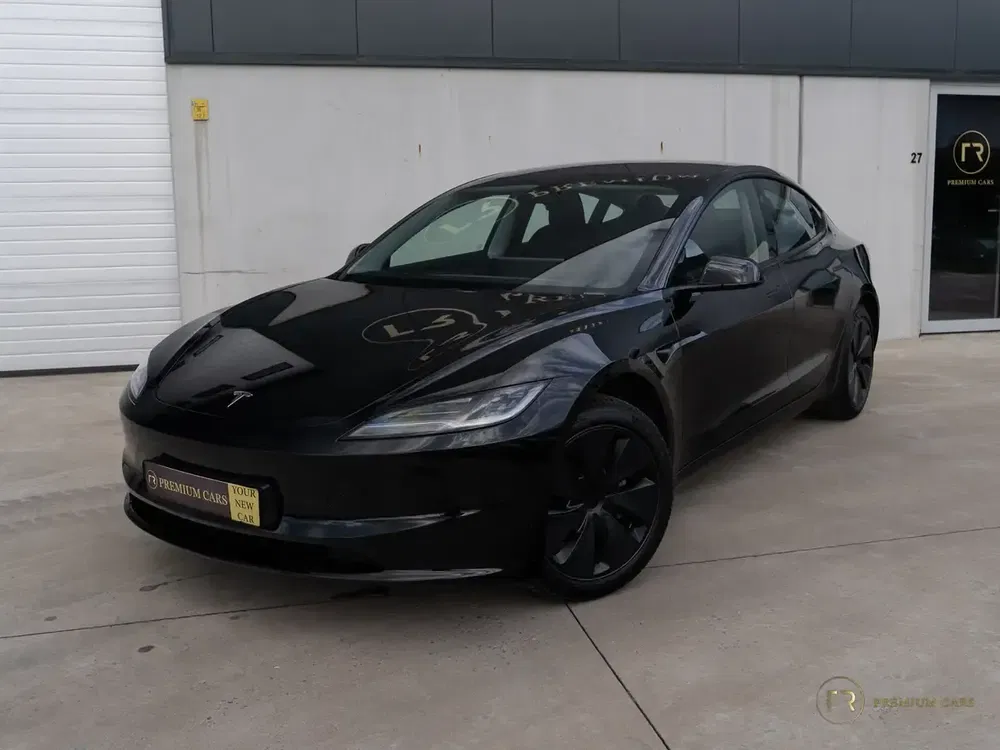 Tesla Model 3 - 0