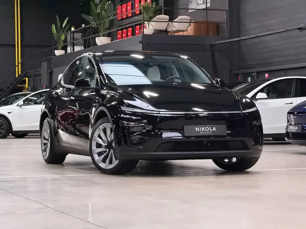 Tesla Model Y - 0