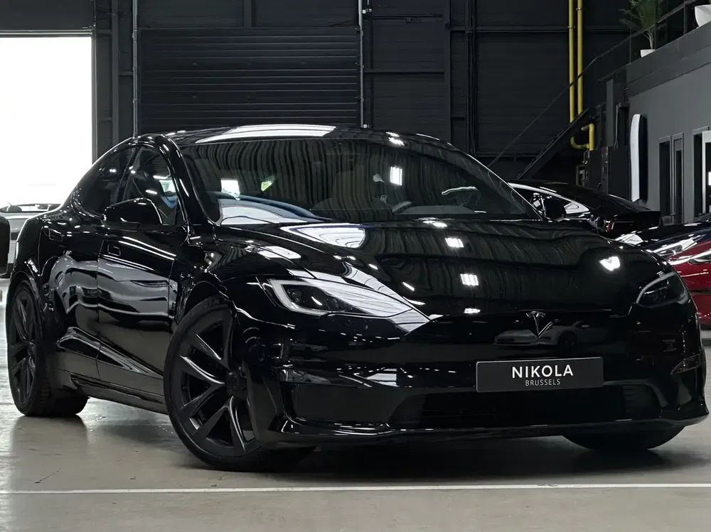 Tesla Model S - 0