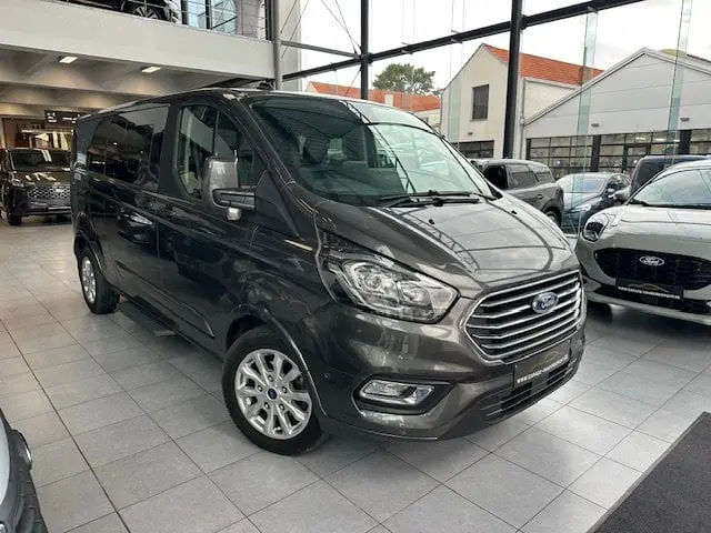 Ford Tourneo Custom - 0