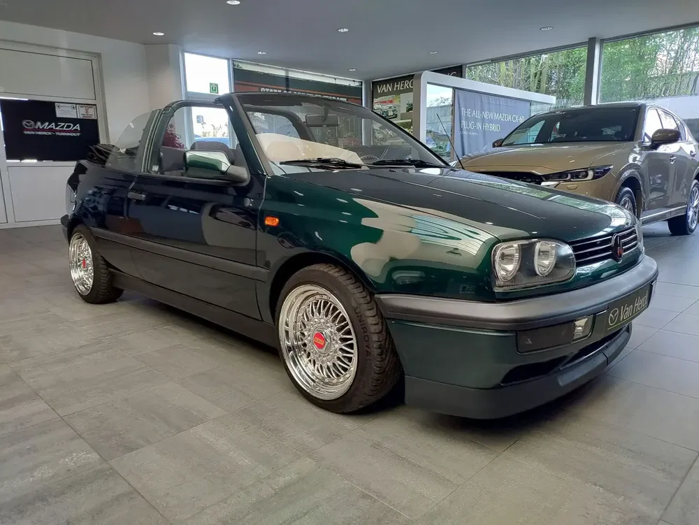 Volkswagen Golf Cabriolet - 0