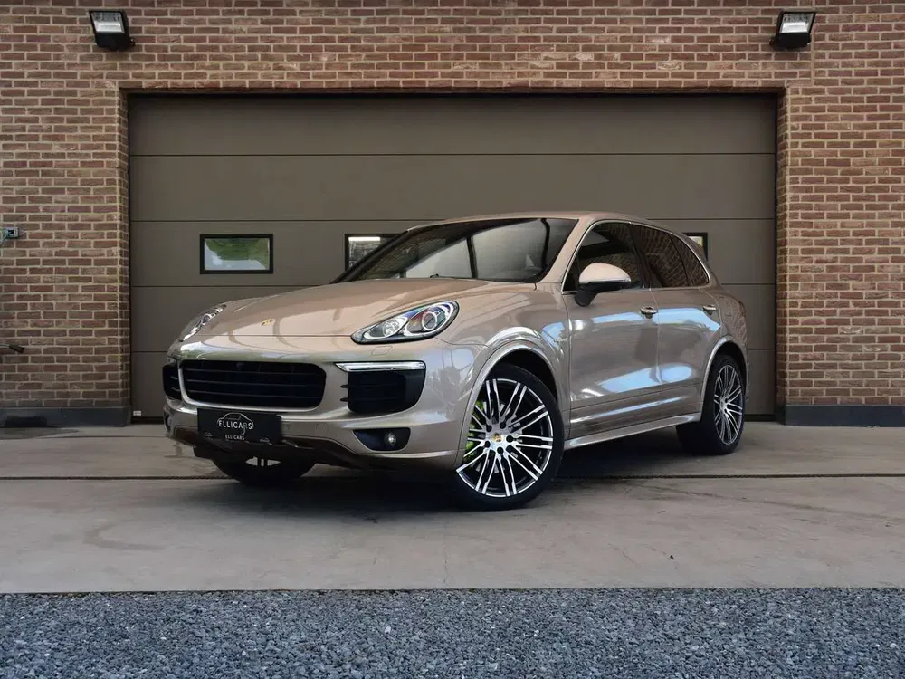 Porsche Cayenne - 0