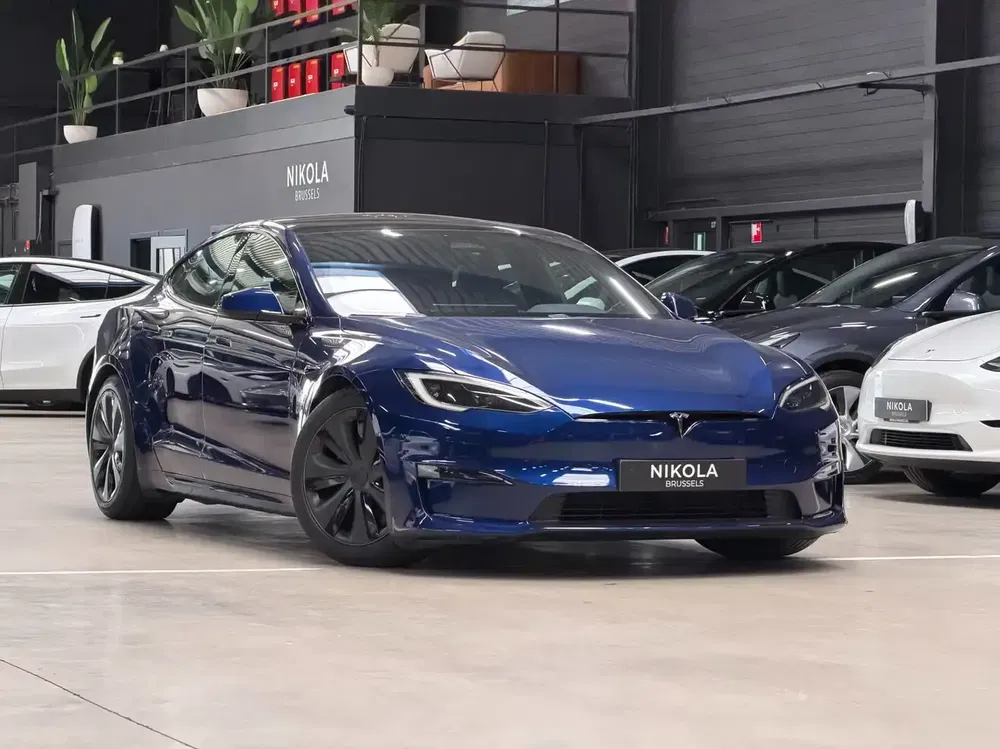 Tesla Model S - 0