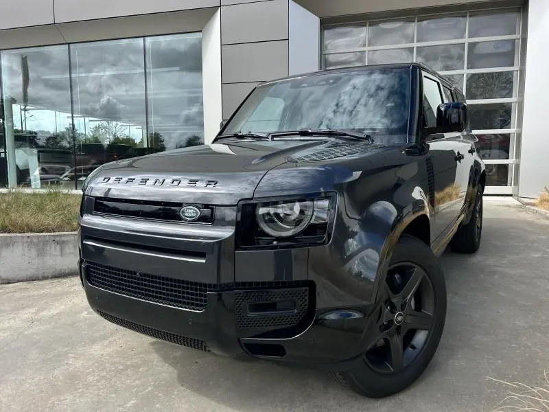 Land Rover Defender - 0