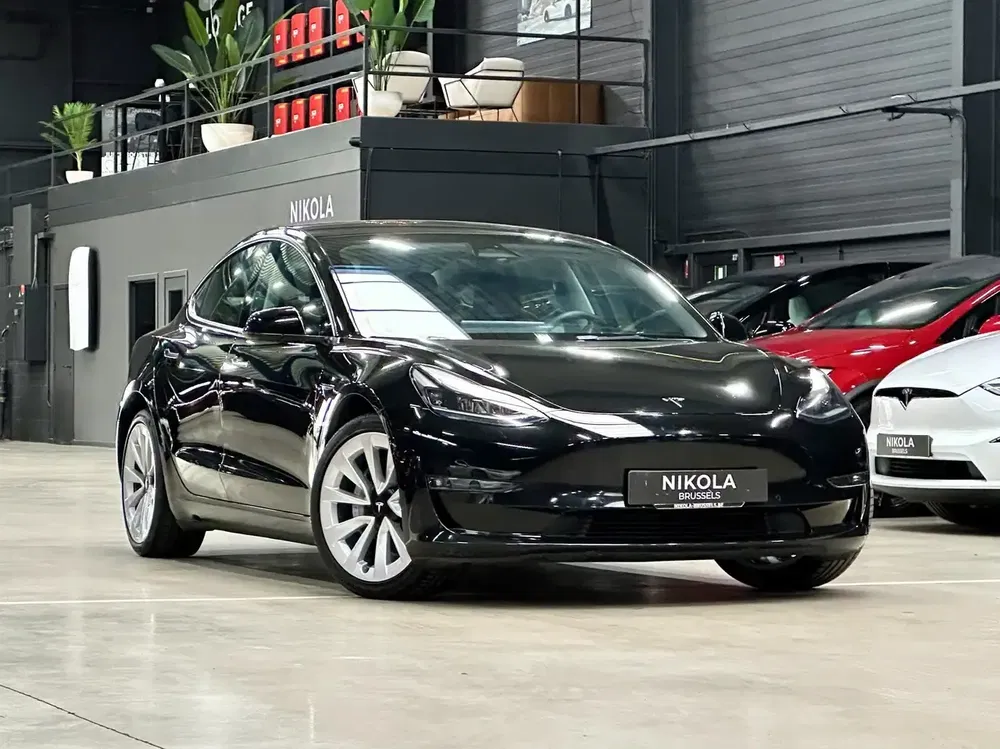 Tesla Model 3 - 0