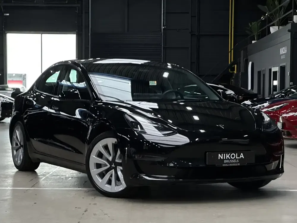 Tesla Model 3 - 0