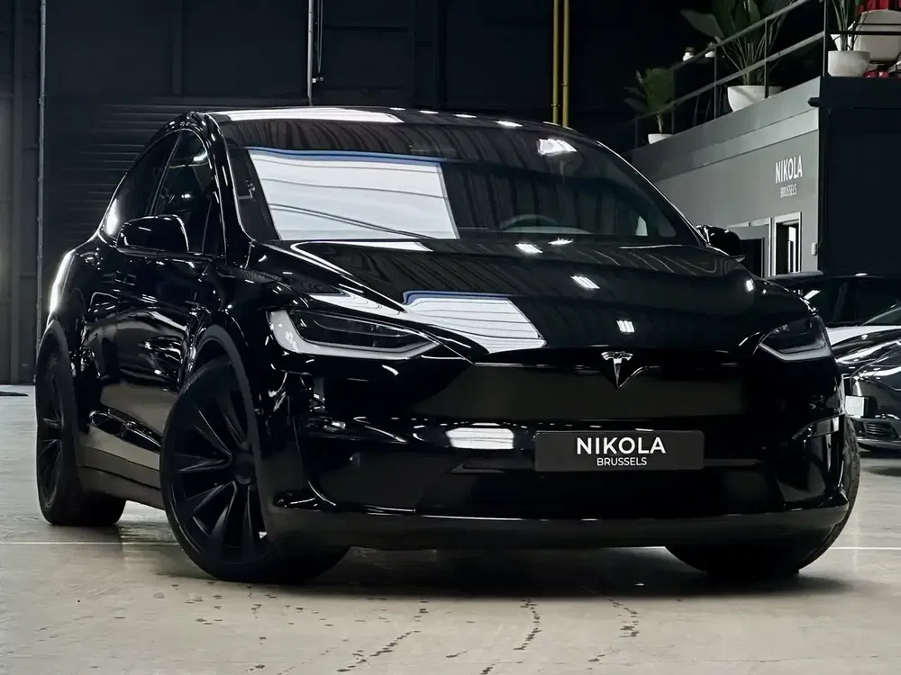 Tesla Model X - 0