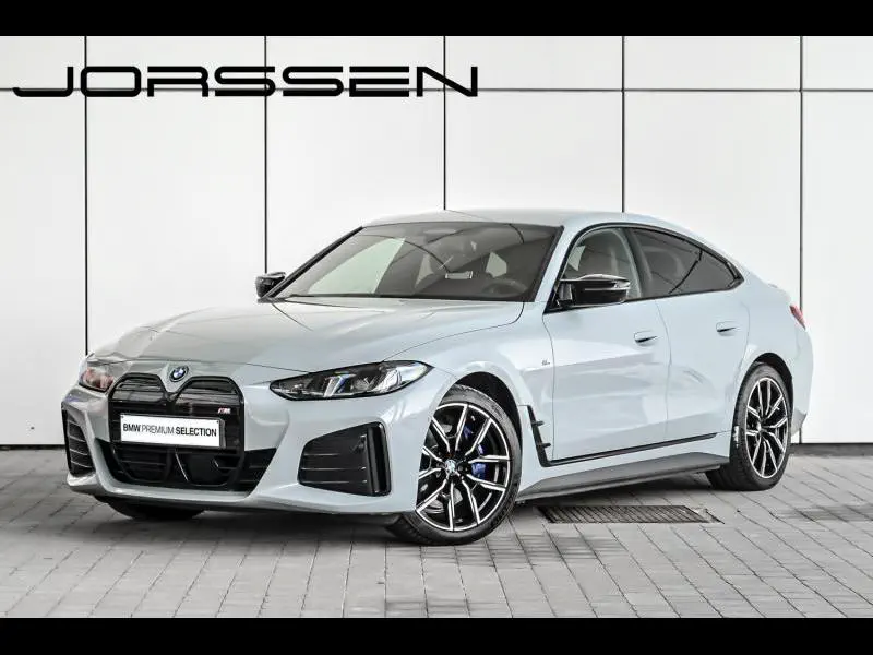 BMW i4 - 0
