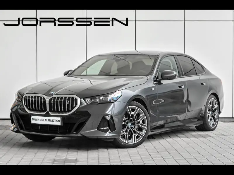 BMW i5 - 0