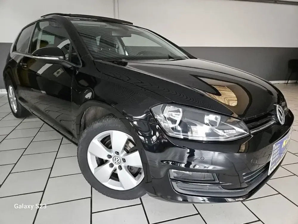 Volkswagen Golf - 0