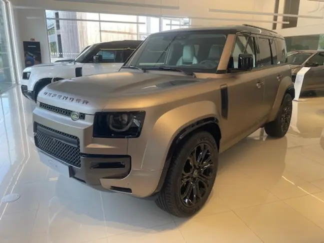 Land Rover Defender - 0