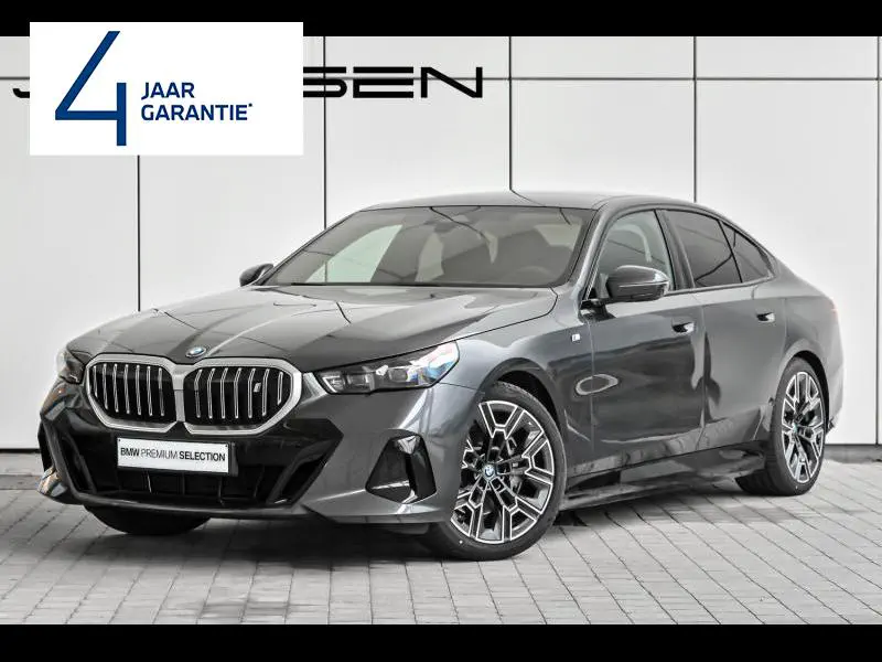 BMW i5 - 0