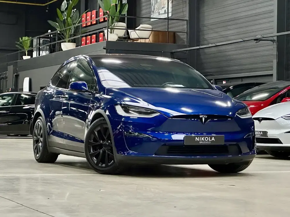 Tesla Model X - 0