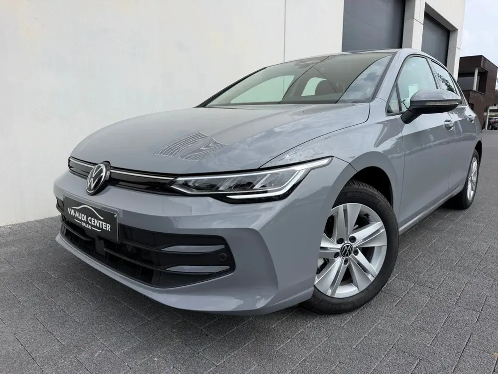 Volkswagen Golf - 0