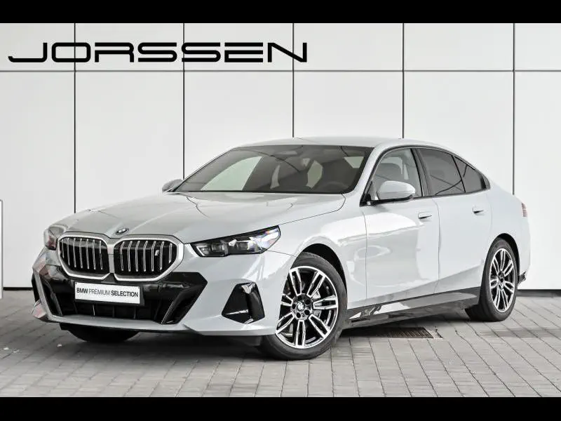 BMW i5 - 0