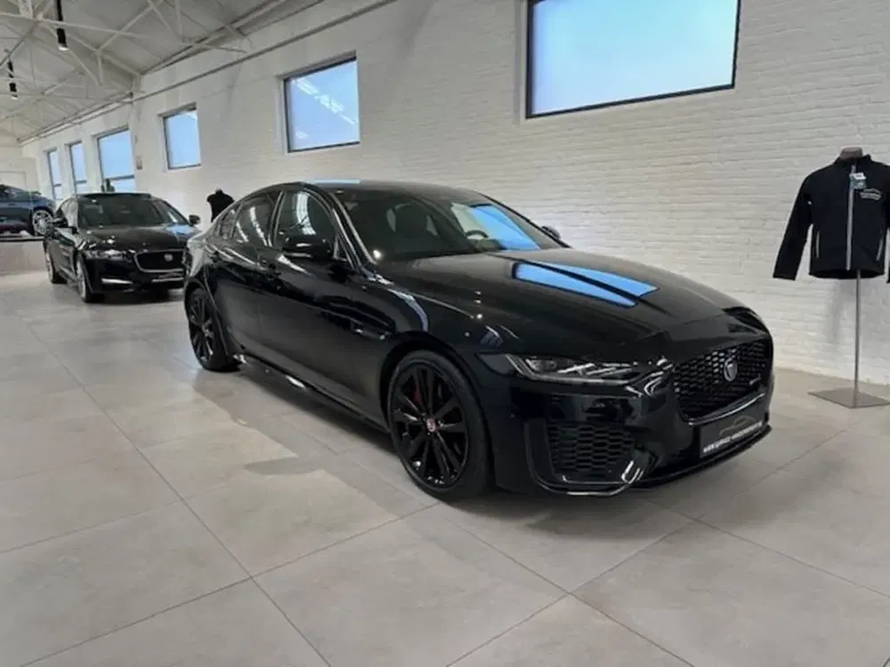 Jaguar XE - 0