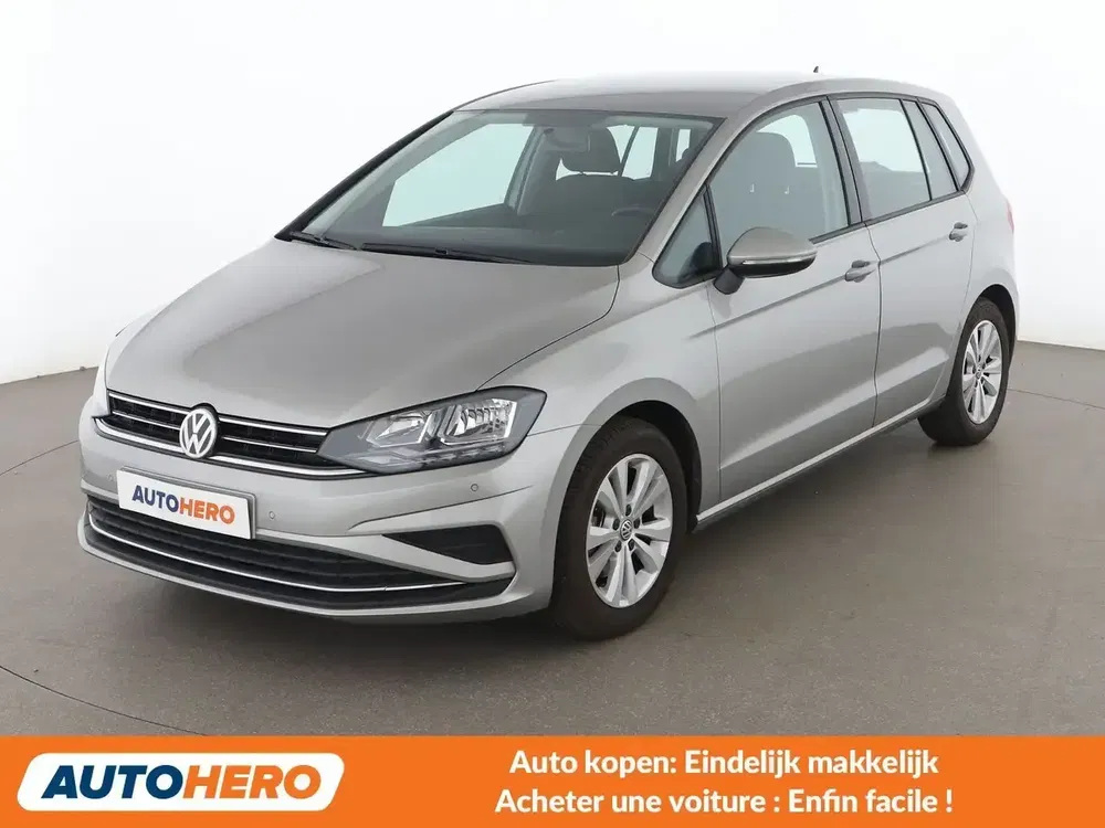 Volkswagen Golf - 0