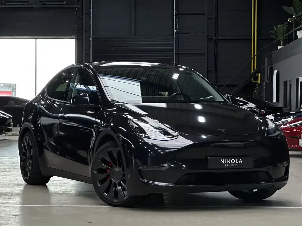 Tesla Model Y - 0