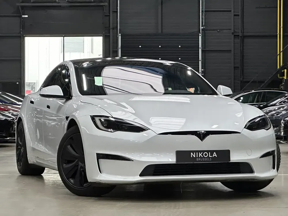 Tesla Model S - 0