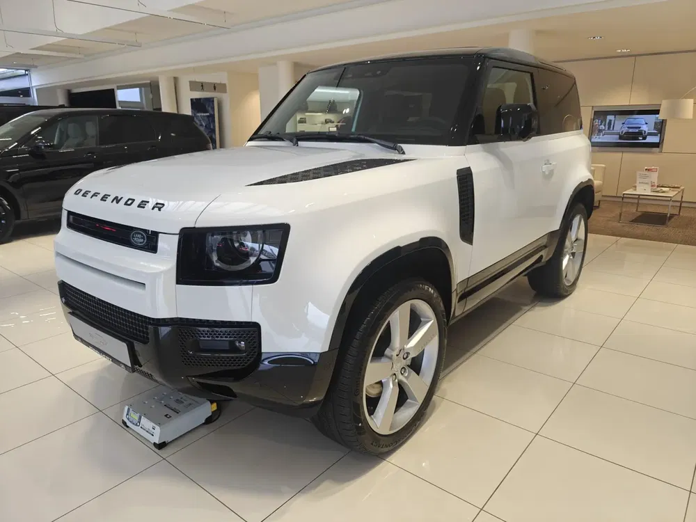 Land Rover Defender - 0