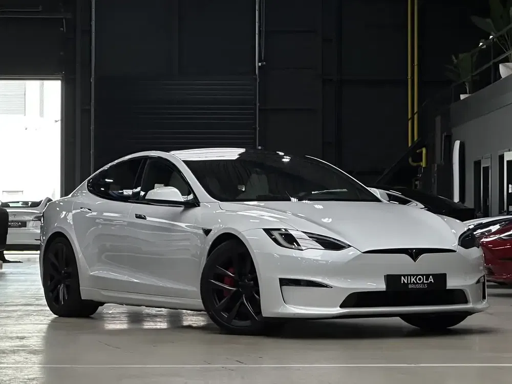 Tesla Model S - 0