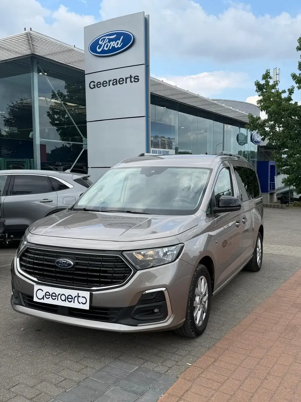 Ford Tourneo Connect - 0