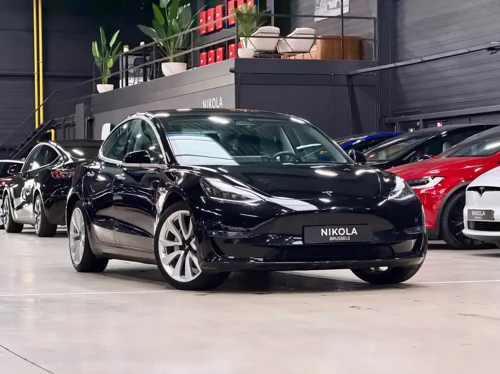 Tesla Model 3 - 0