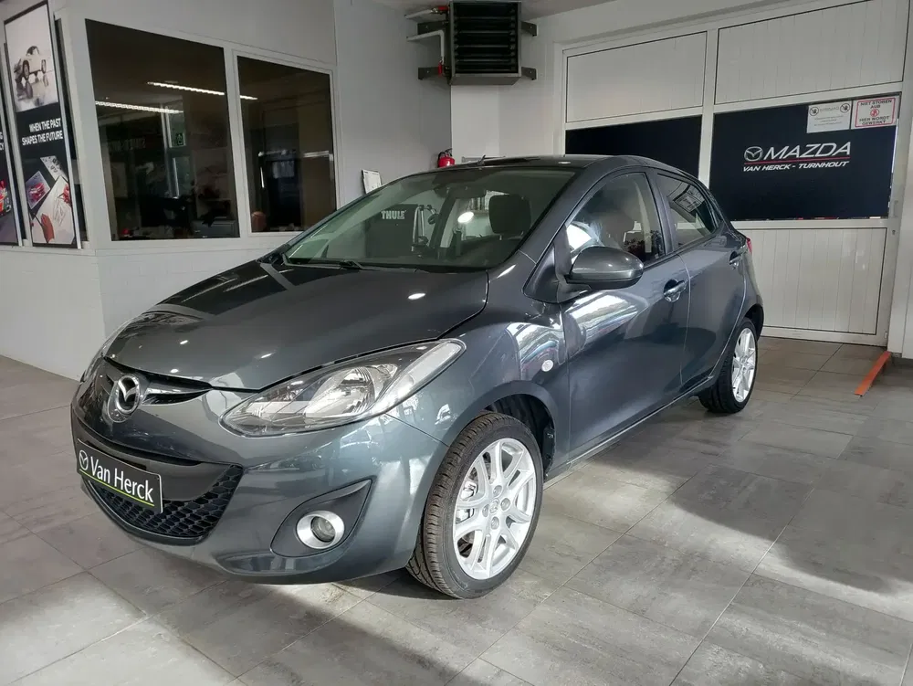 Mazda 2 - 0
