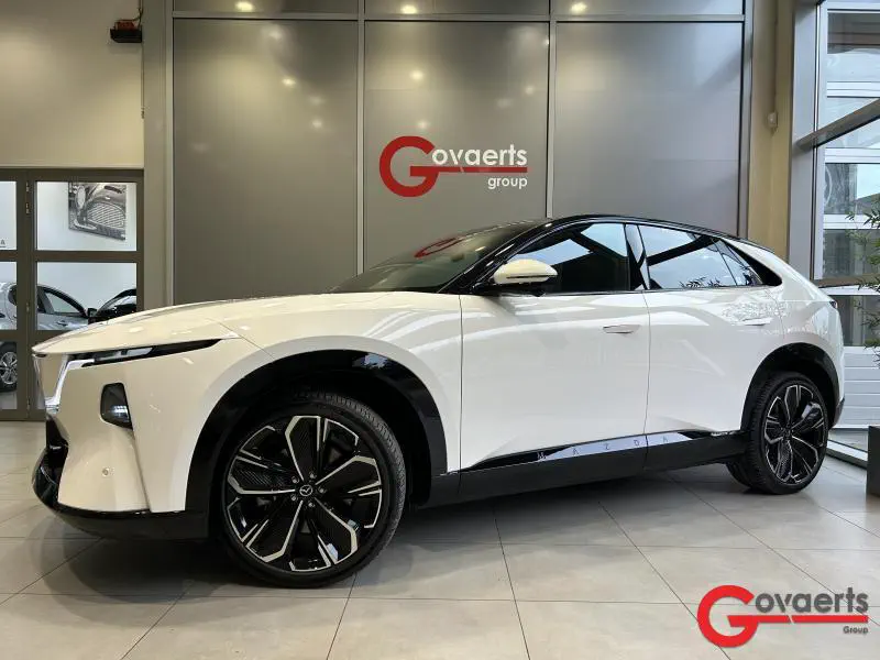 Mazda CX-6e - 0