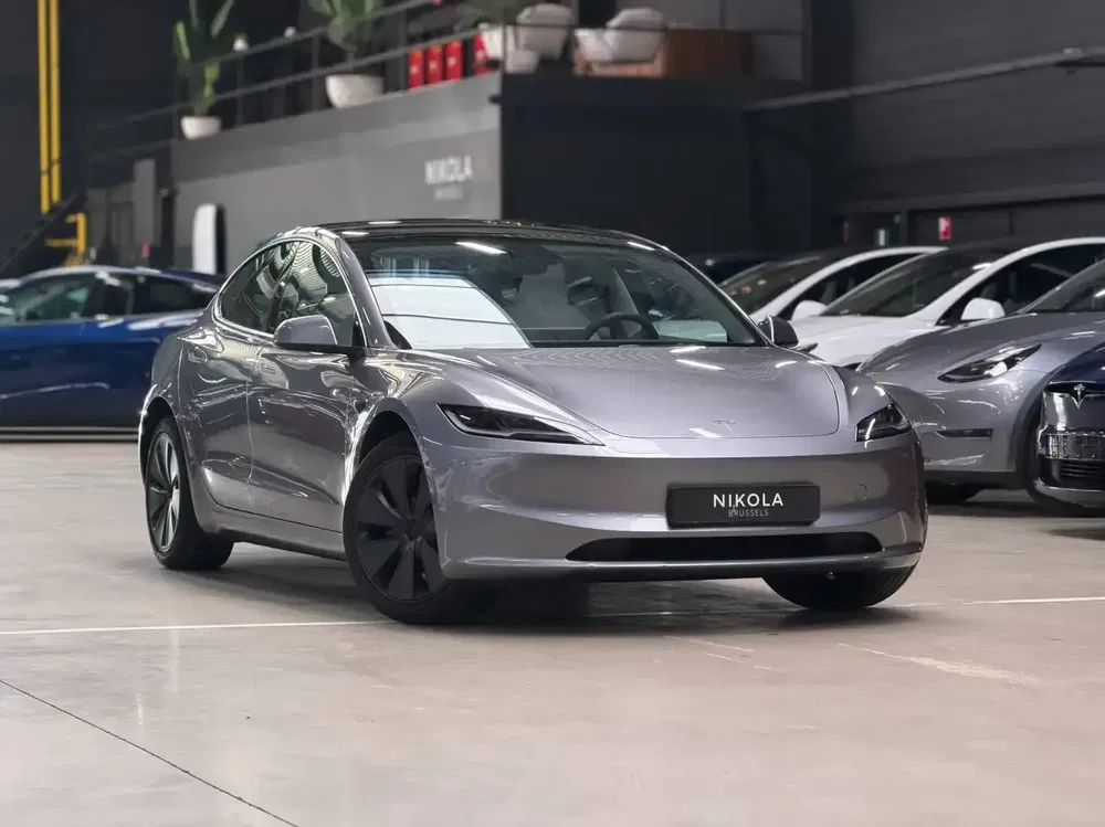 Tesla Model 3 - 0