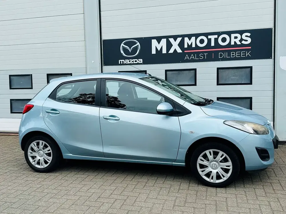 Mazda 2 - 0