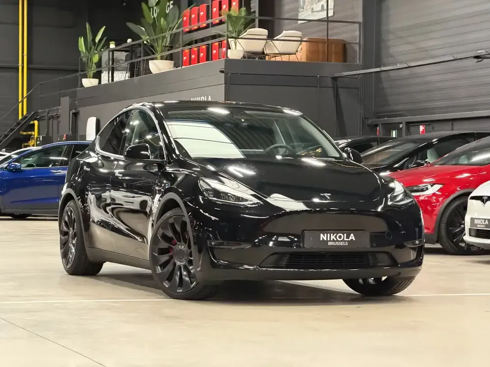 Tesla Model Y - 0