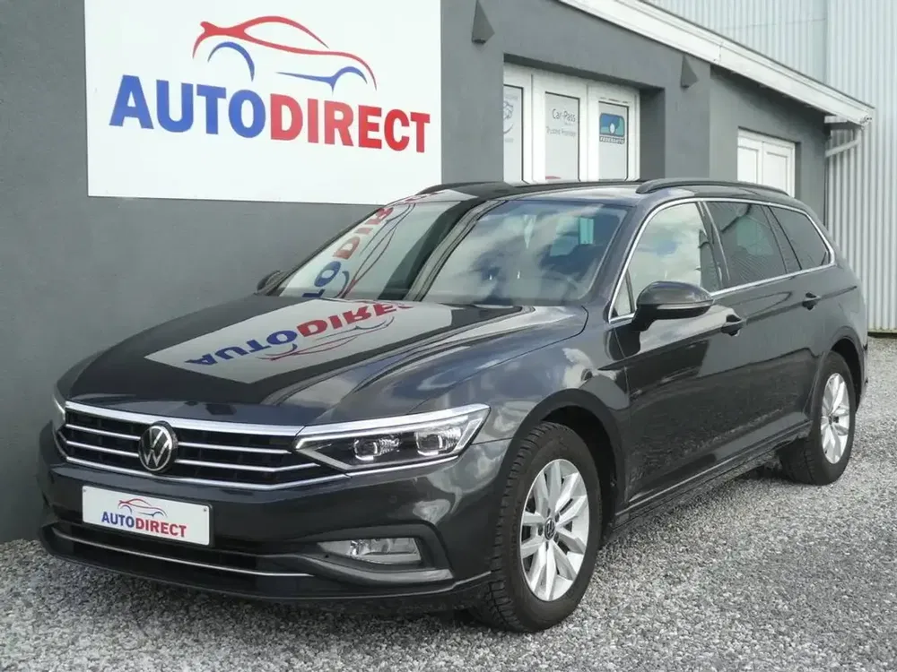 Volkswagen Passat - 0