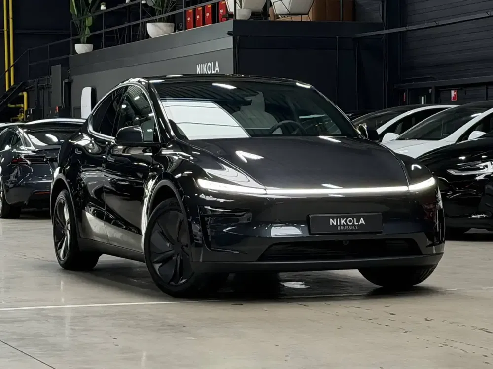 Tesla Model Y - 0