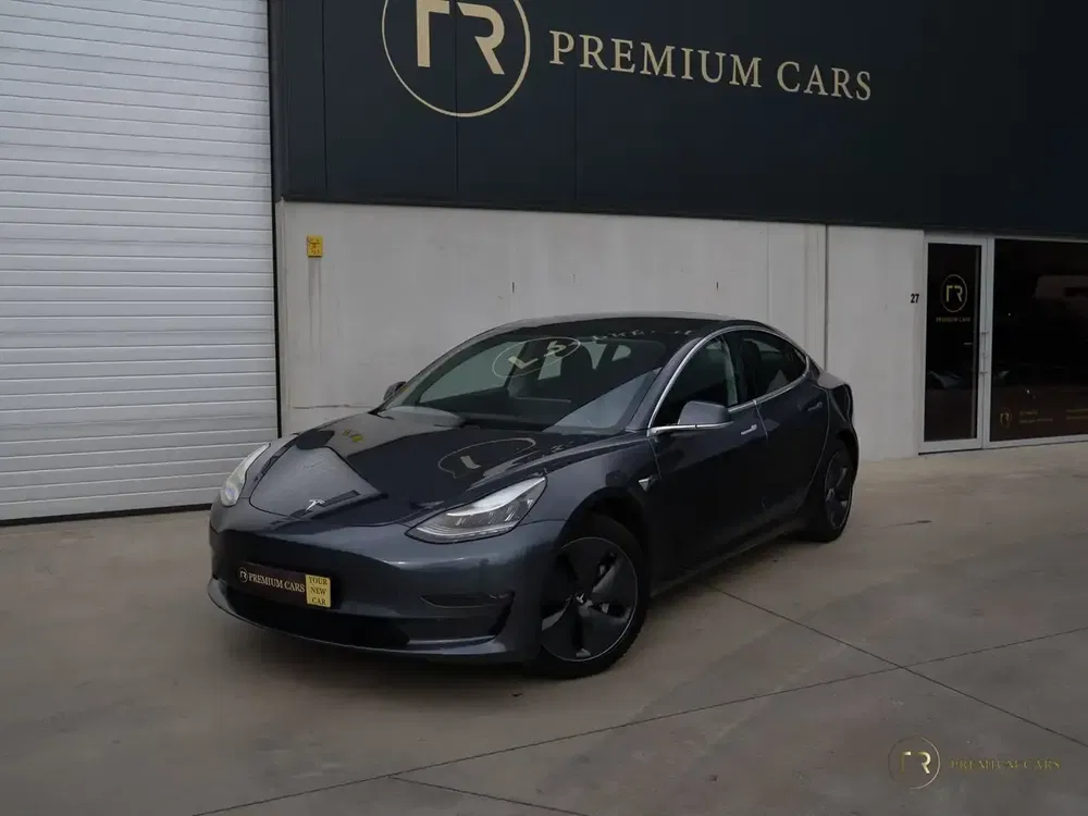 Tesla Model 3 - 0