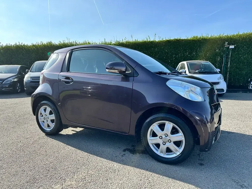 Toyota iQ - 0
