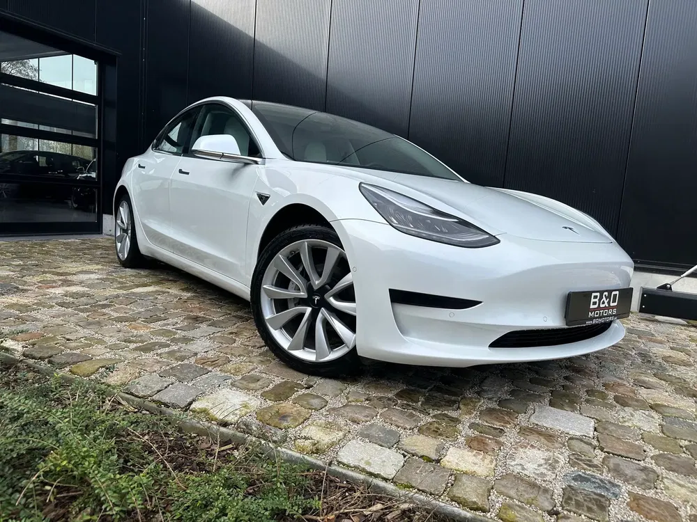 Tesla Model 3 - 0