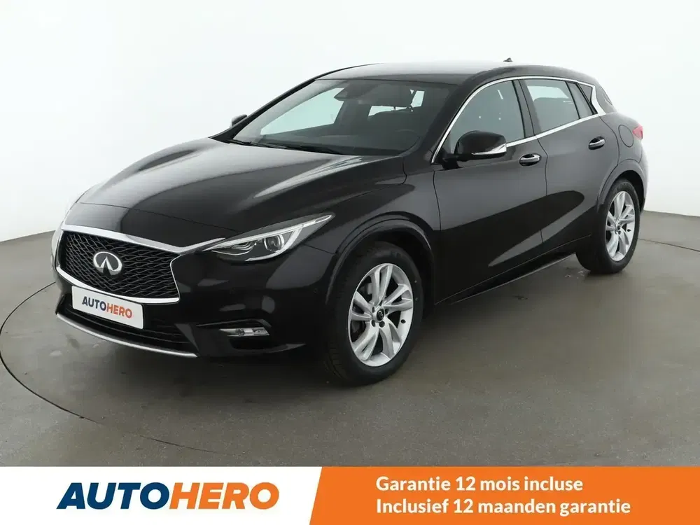 Infiniti Q30 - 0