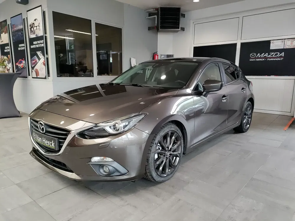 Mazda 3 - 0