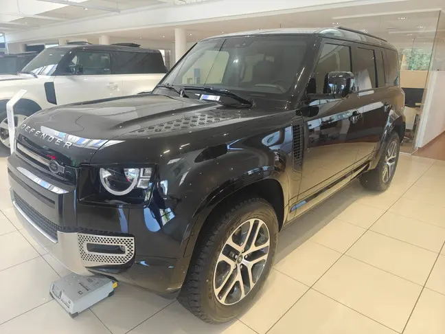 Land Rover Defender - 0